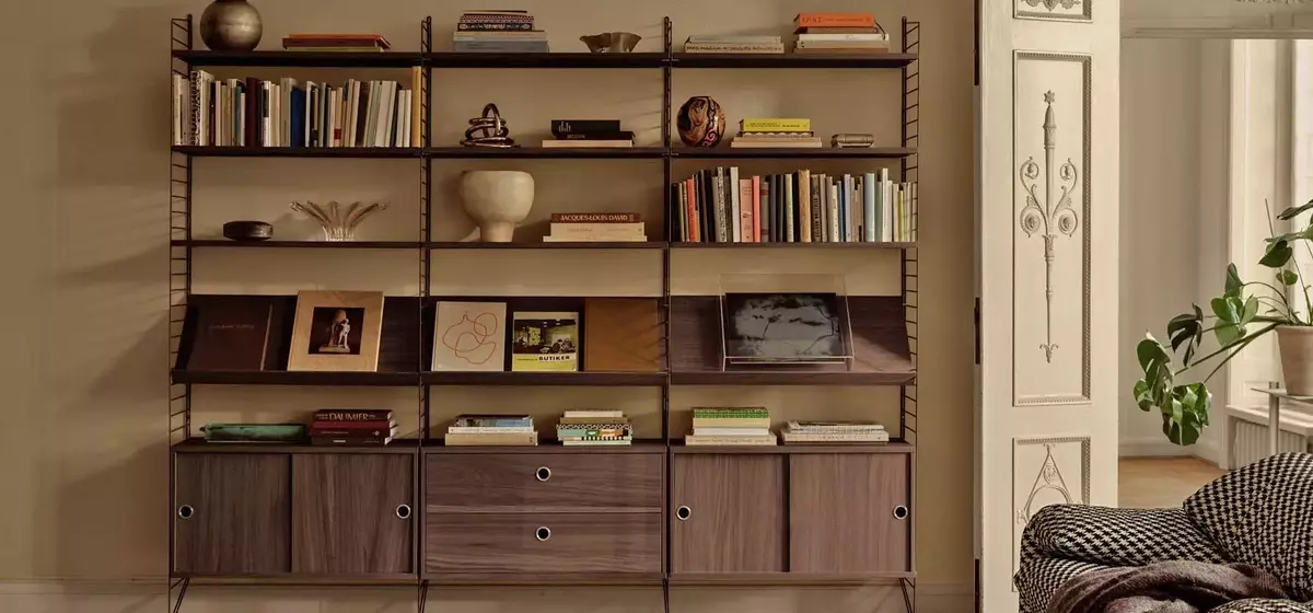Das String System: Eine Evolution im skandinavischen Design mit Dark Oak