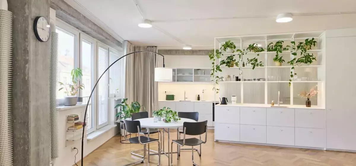 Wohnung ohne Wände: RDTH architekti definiert Raum neu