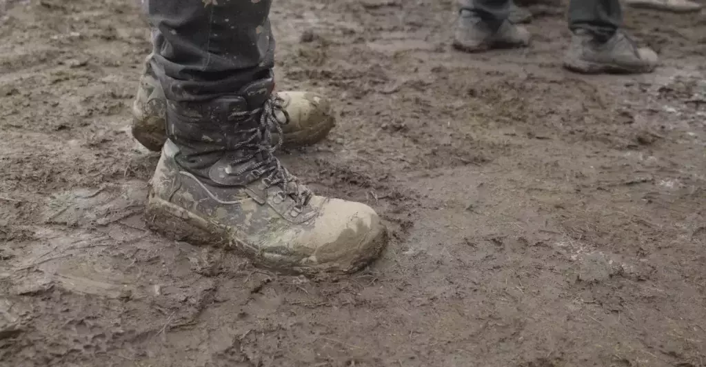 Schlammchaos beim Rock am Ring Festival 2026: Fans verletzt