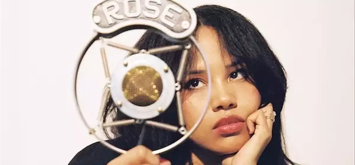 Baby Roses "YEARNALISM": Eine musikalische Reise der Selbstfindung