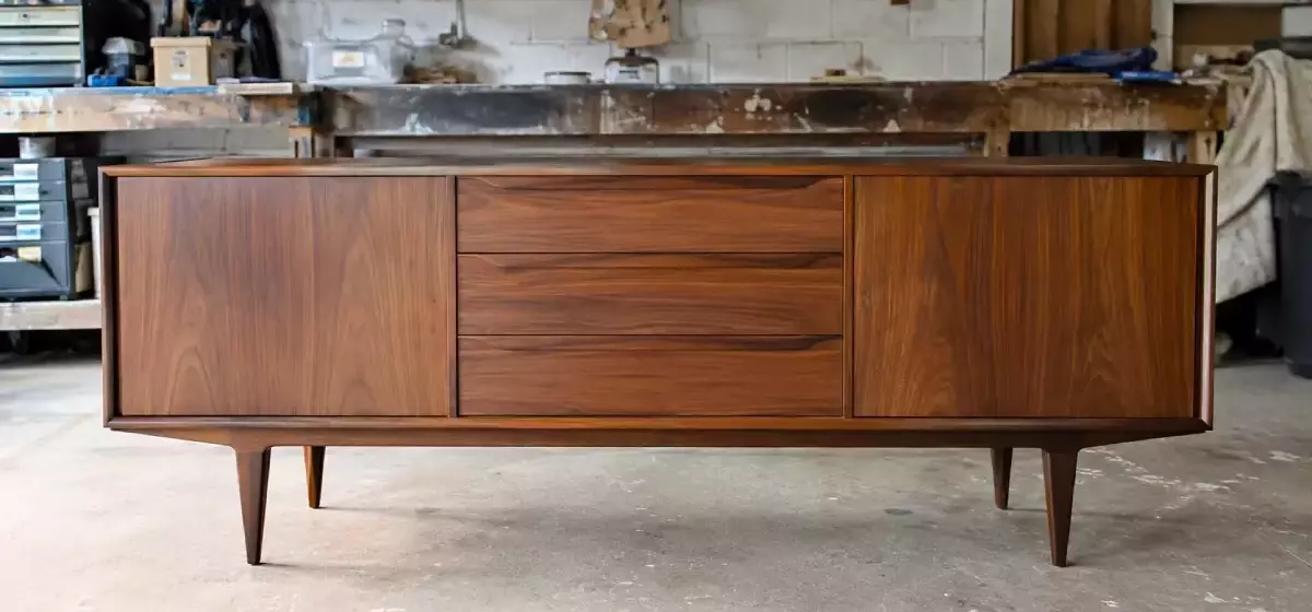 Möbelaufarbeitung: Amazon-Produkte für Mid-Century Modern Stücke