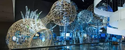 Kunst und Zukunft: Leeroy News "Balangay Spacecraft" im Futurium