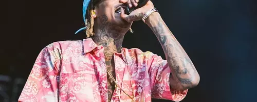 Wiz Khalifa und MGK ver￶ffentlichen "blog era boyz" Mixtape inmitten rum￤nischer Fahndung