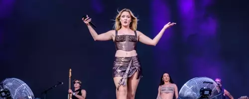 Zara Larssons "Lush Life"-Tanzphänomen und Festivalauftritte