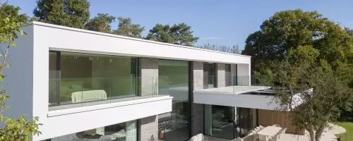 Generationenübergreifendes Wohnen: Eine Villa in Mechelen, Belgien