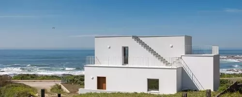 Tiago Sousas 'Casa Âncora': Architektur, die sich der Küste anpasst