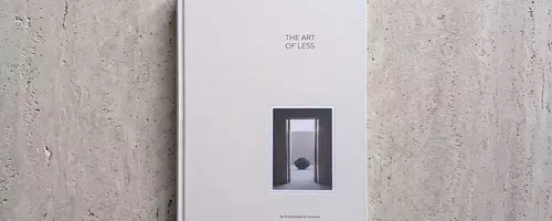 Die Kunst des Weniger: Eine tiefergehende Betrachtung von Essenz und Design