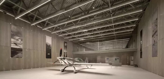 AEROTIM Hangar: Funktionalität trifft auf Design in hybriden Räumen